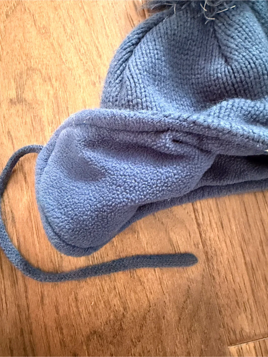 All for $20!! Kids Snow Lot (Size 5 Snow Pants, Hat & Mittens) image indicator(8)