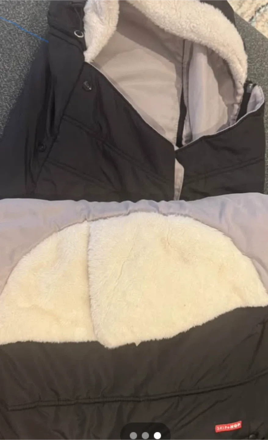 Skip Hop Stroller Blanket - Black all season image indicator(3)