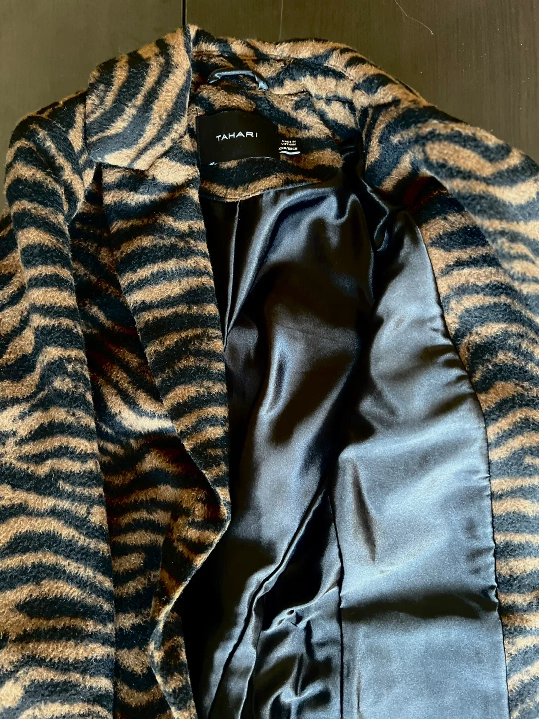 SIZE XXS - Tahari Zebra Stripe Coat - MOVING OUT SALE✈️