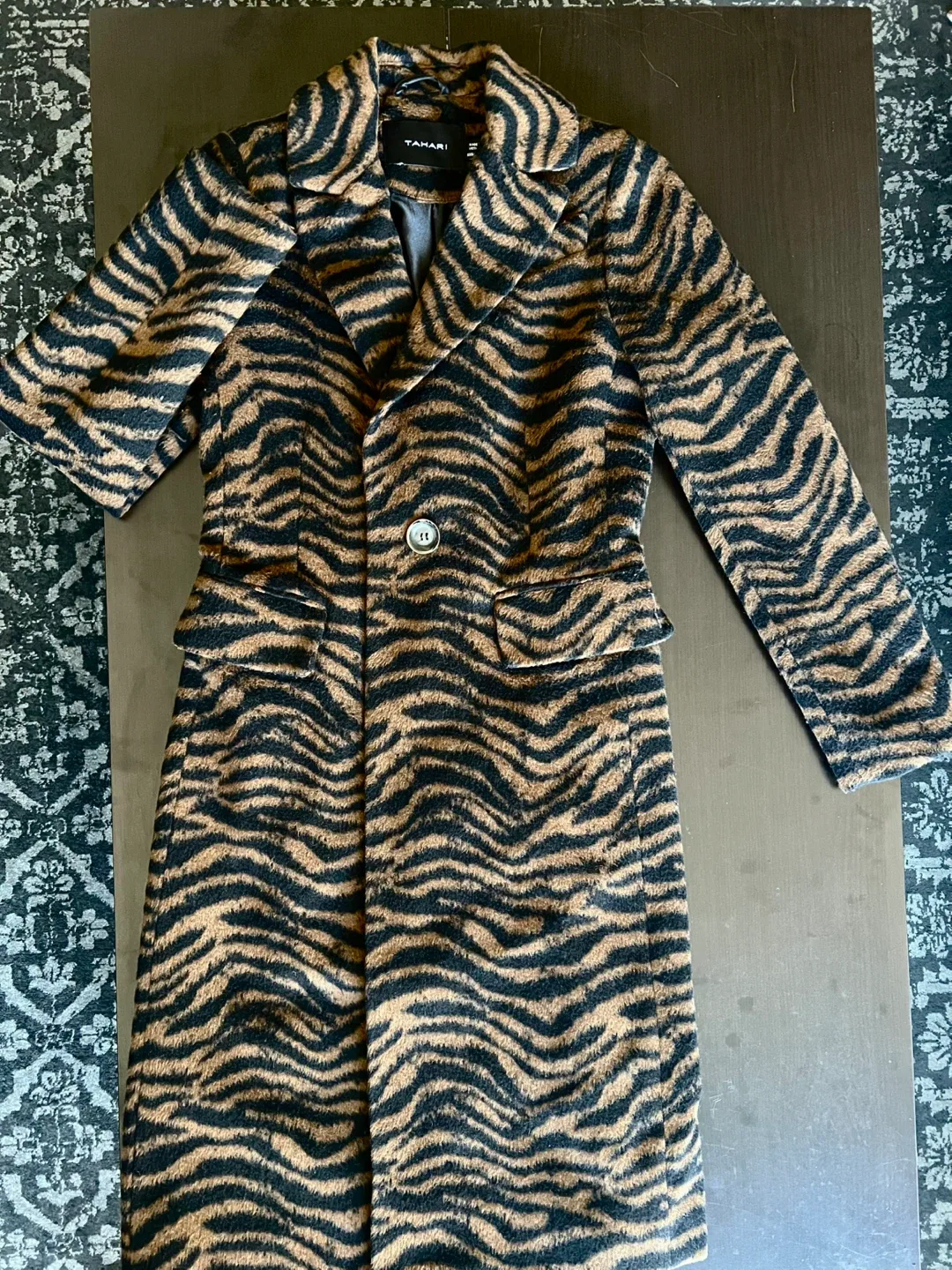 SIZE XXS - Tahari Zebra Stripe Coat - MOVING OUT SALE✈️ image indicator(3)