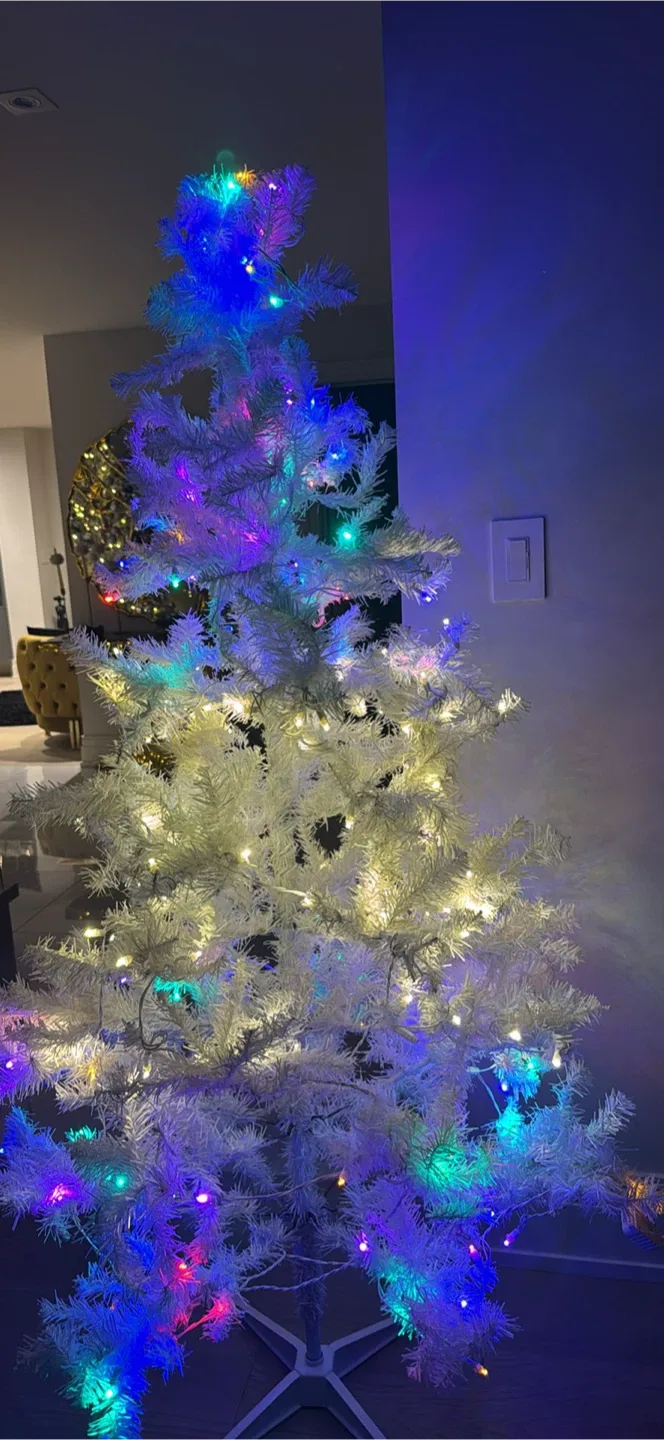 White Christmas Tree 5ft with Lights image indicator(3)