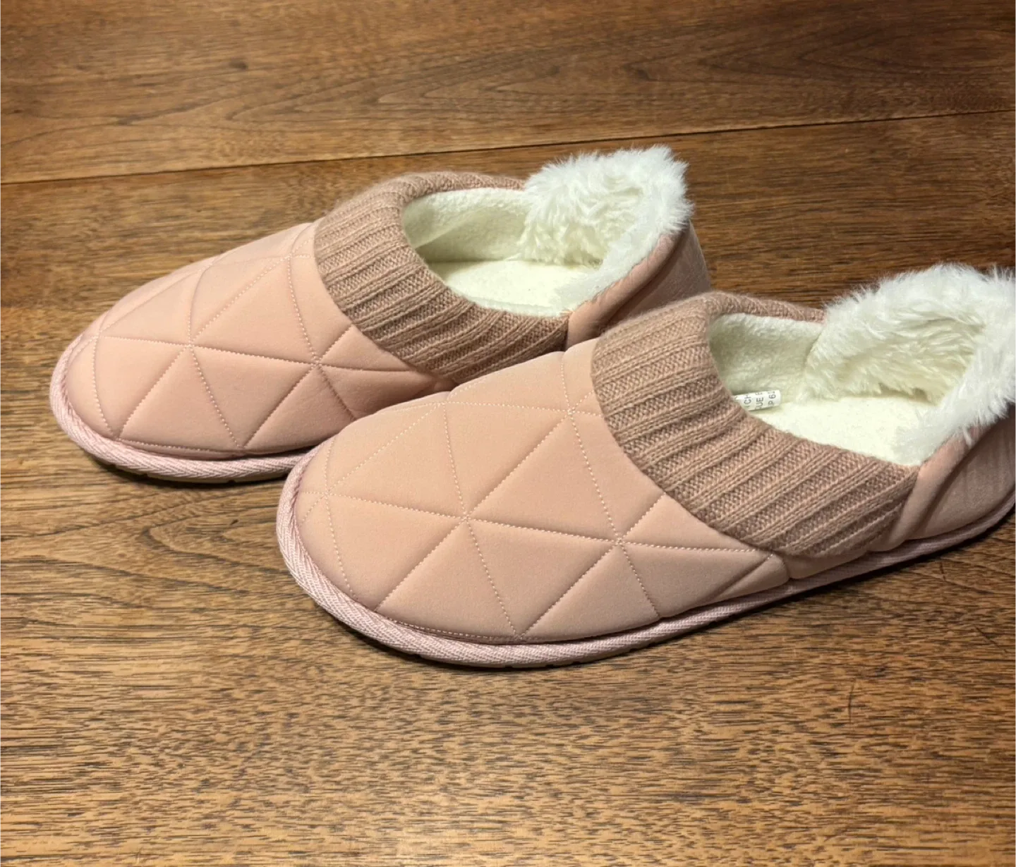 Pink Quilted Slippers Size S (5-6) image indicator(2)