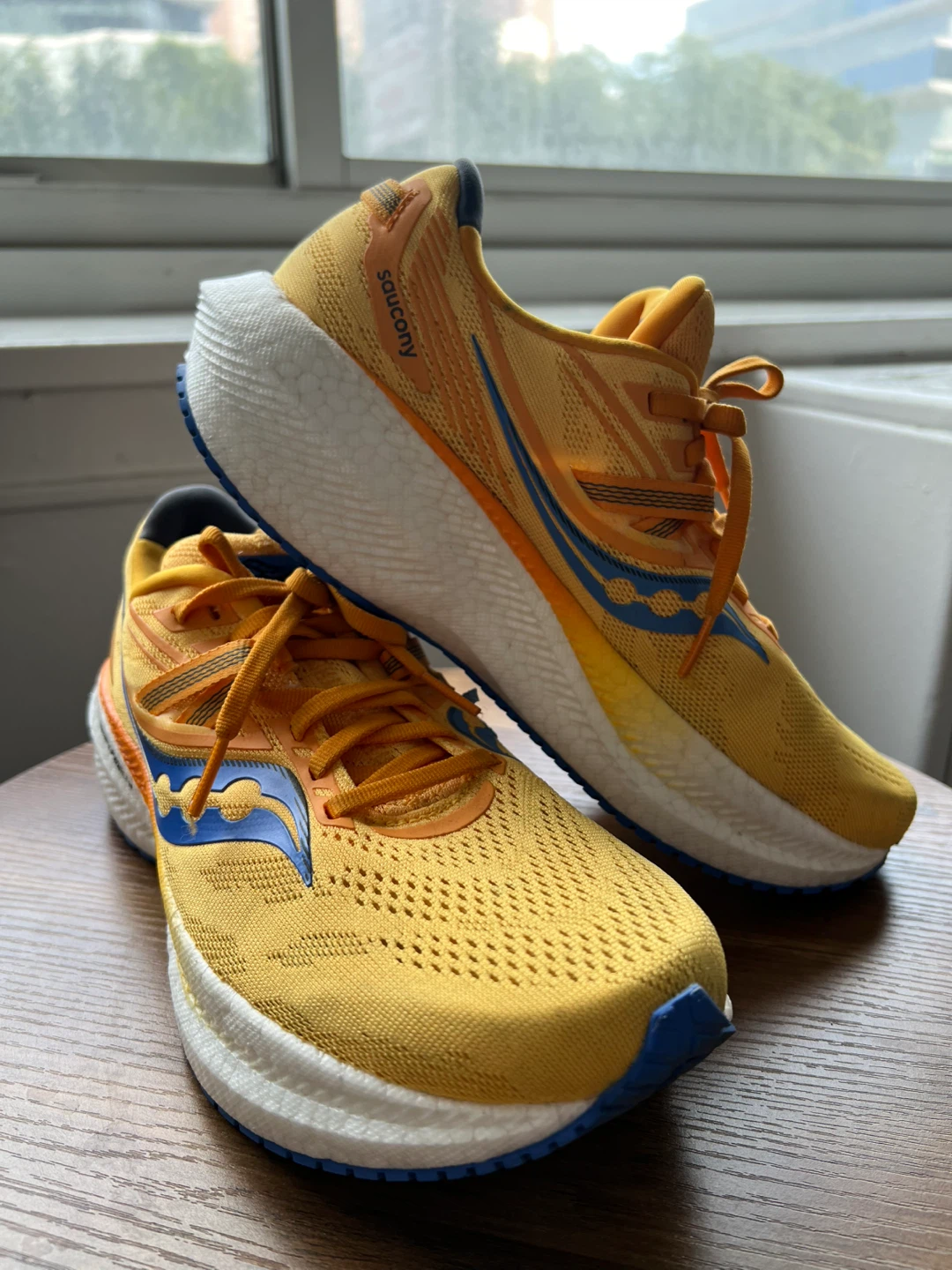 SIZE 8.5 Saucony Triumph 20 Running Shoes -MOVING OUT SALE ✈️ - photo 4