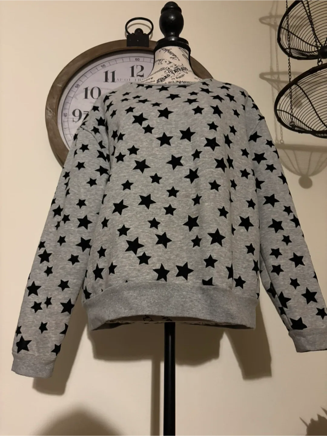 Grey Star Print Sweatshirt image indicator(4)