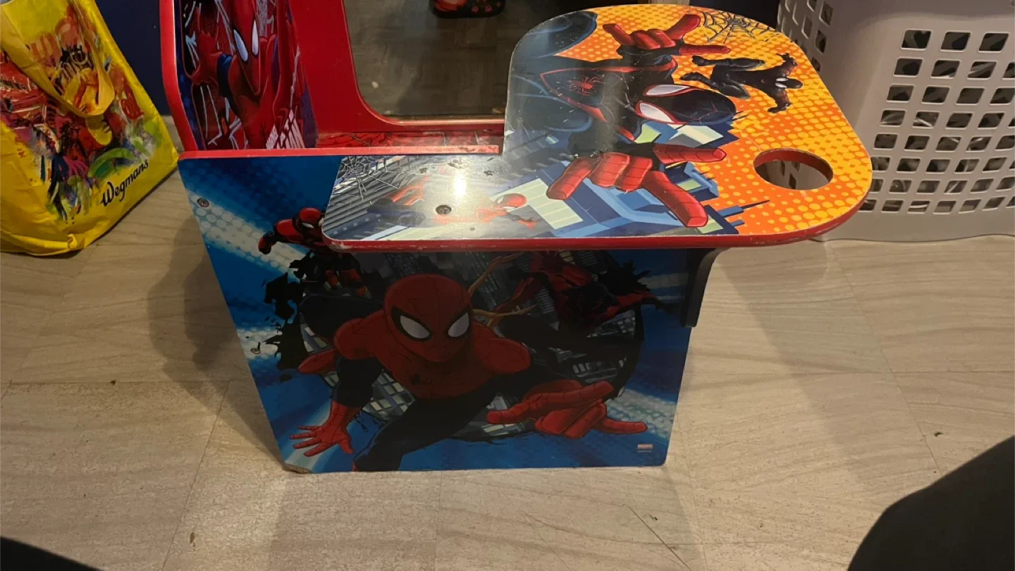 Marvel Ultimate Spider-Man Kids Desk and Chair image indicator(3)