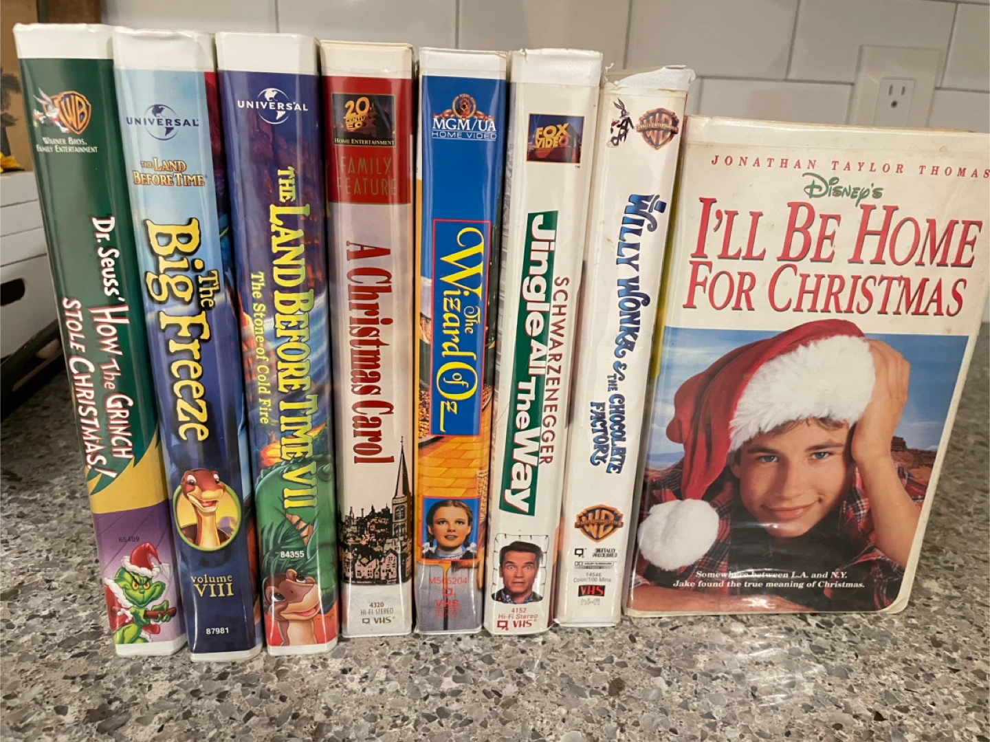 Walt Disney Masterpiece VHS Collection and other classics. - photo 2