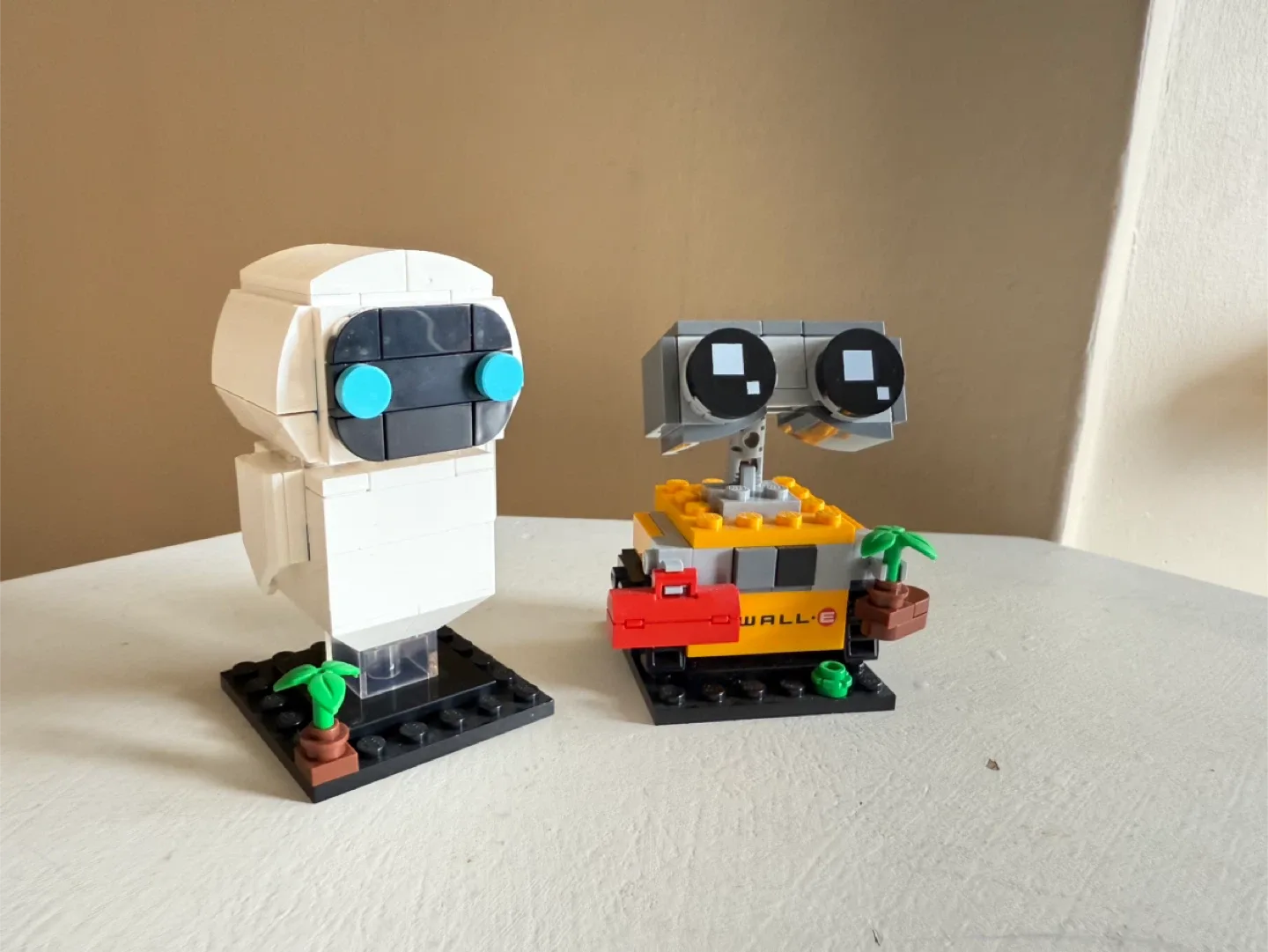 LEGO Eve and Wall-E set 40619 image indicator(2)