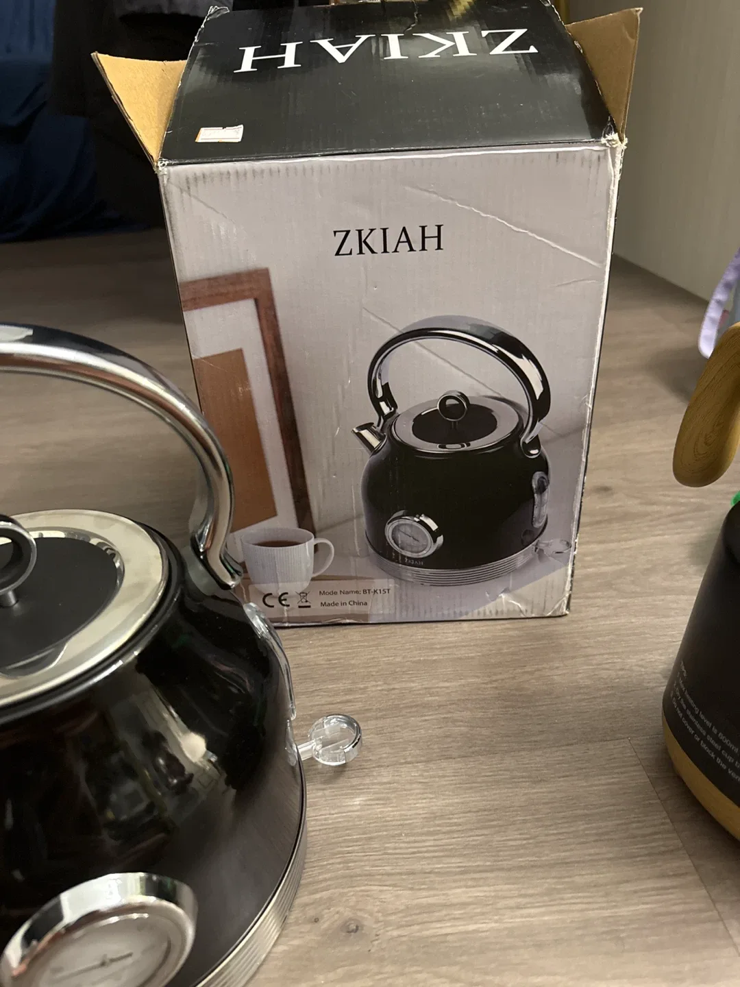 ZKIAH Black Electric Kettle image indicator(3)