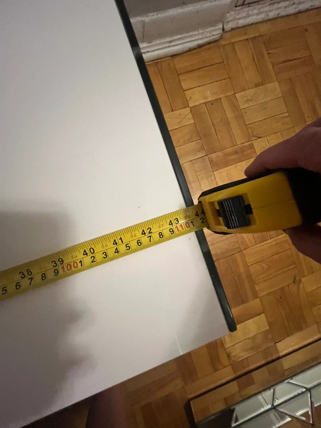 High gloss white with 2 side glass panel coffee table image indicator(9)