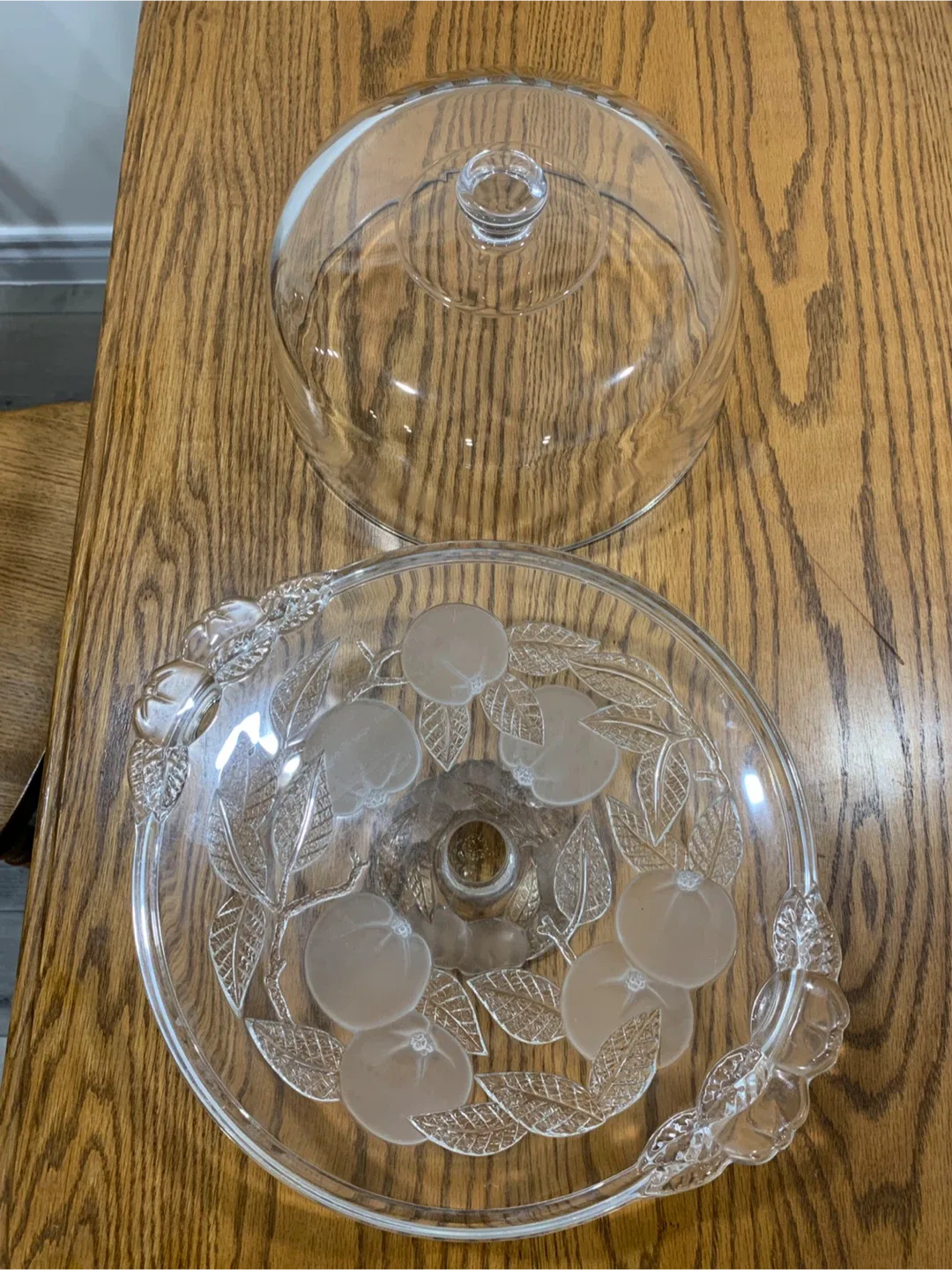 Glass Cake Stand with Dome Lid image indicator(2)