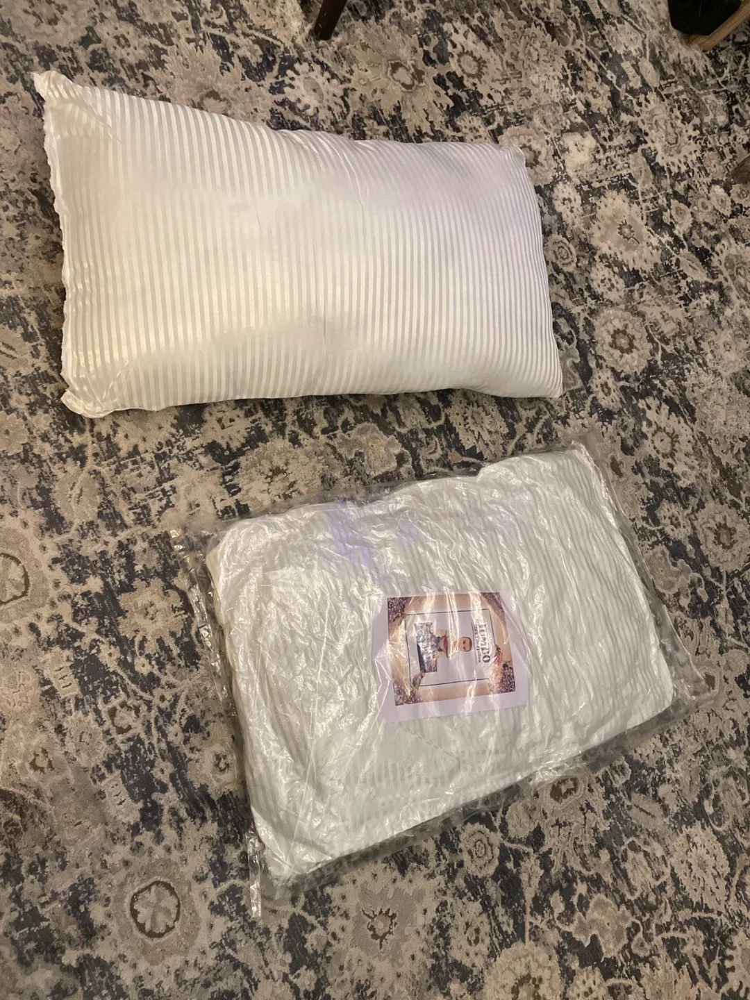 New Jumbo Size Fiber Pillow image indicator(2)