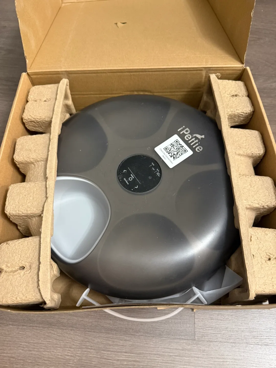 iPettie Donut Frost 6-Meal Automatic Pet Feeder image indicator(2)