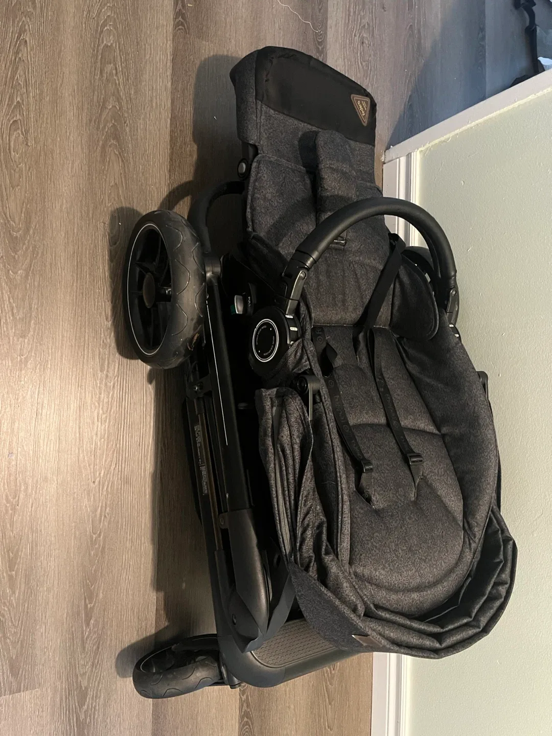 Fedora Stroller - Grey image indicator(4)