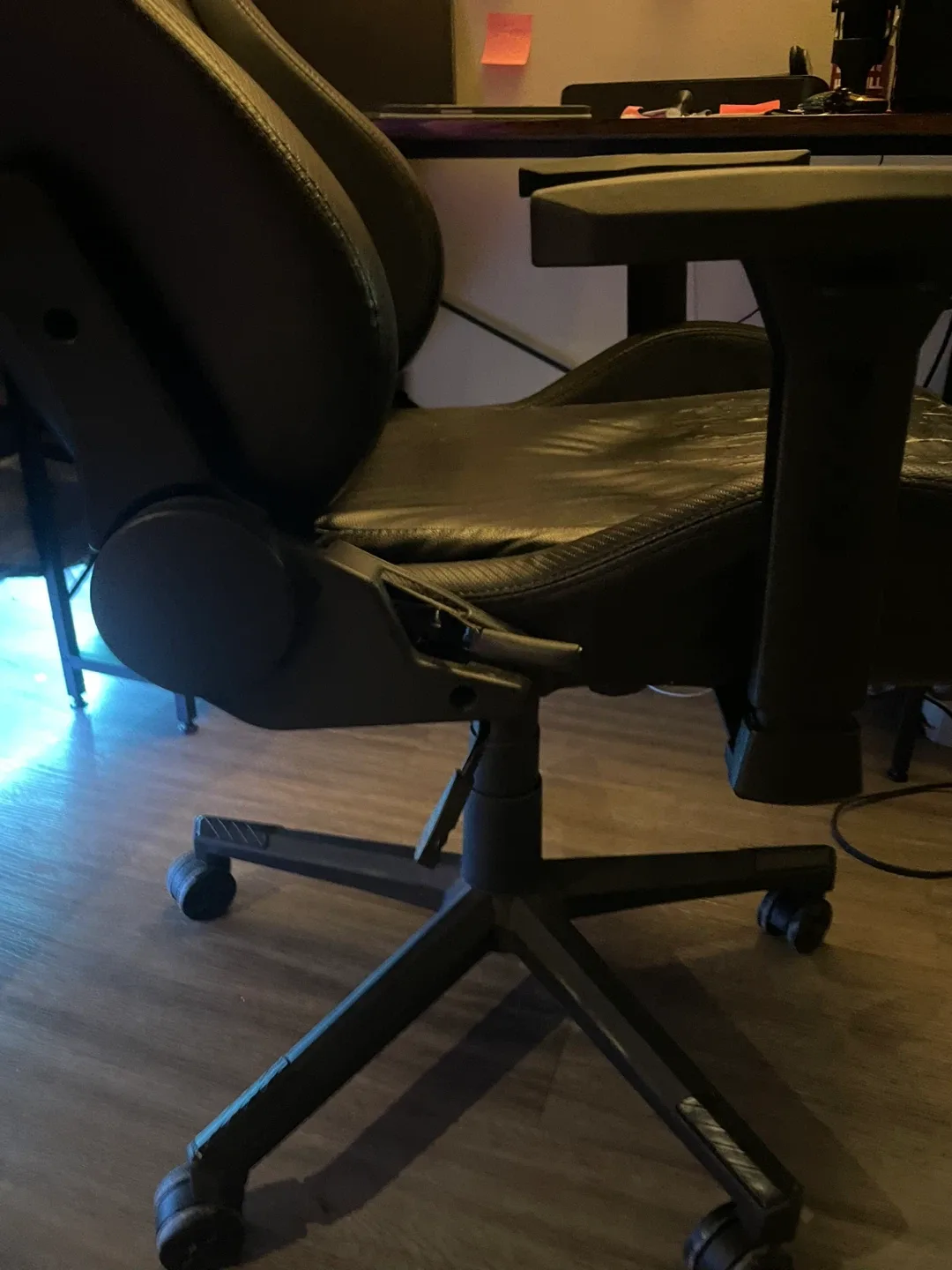 Vitesse Gaming Chair - Black image indicator(3)