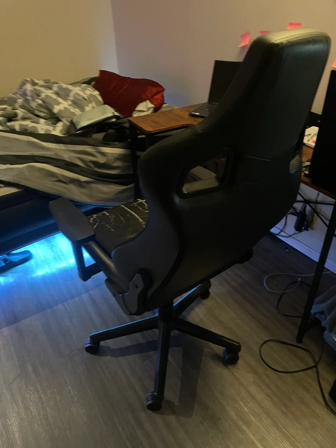 Vitesse Gaming Chair - Black image indicator(2)