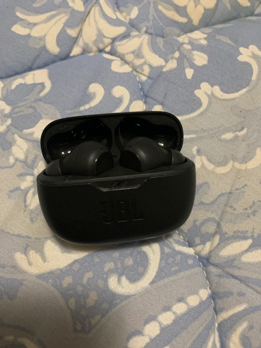 JBL Black Wireless Earbuds
