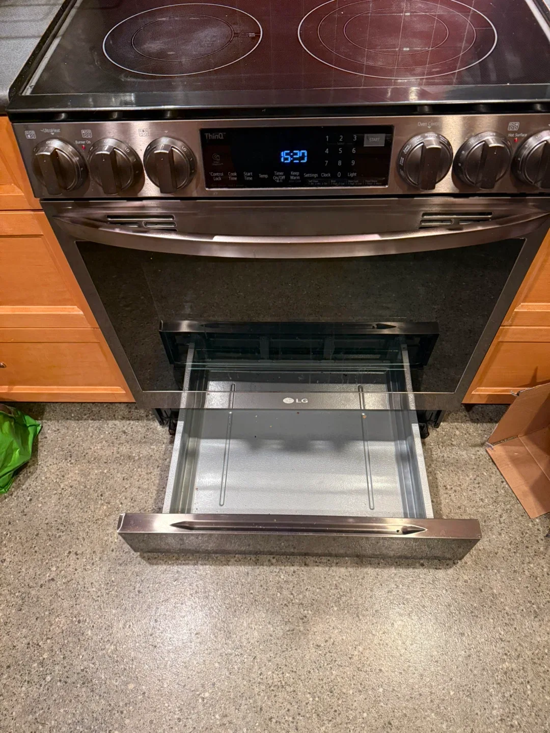 LG Thinq Electric Range Oven image indicator(2)