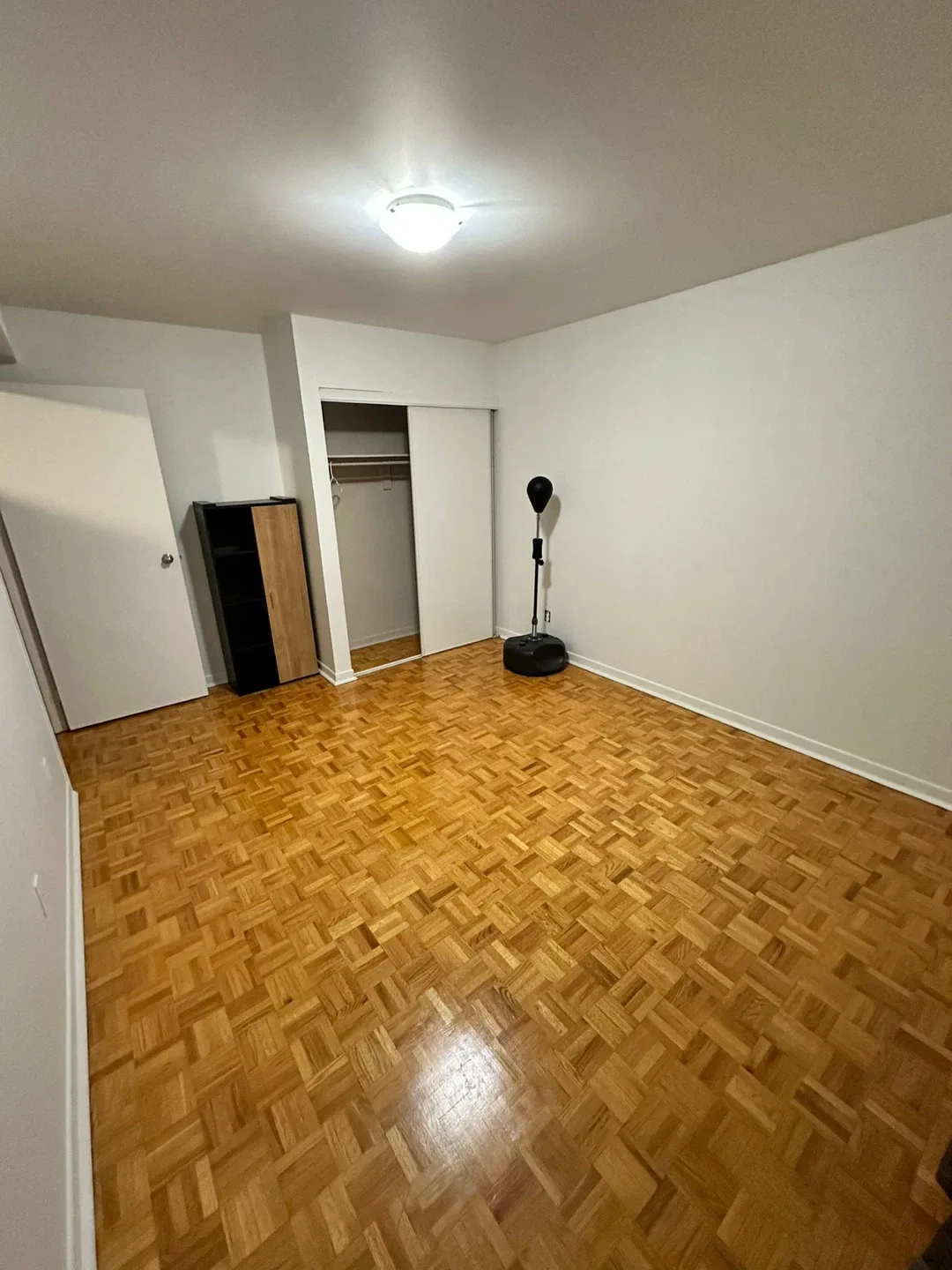 A whole unit - 1 Bedroom image indicator(5)