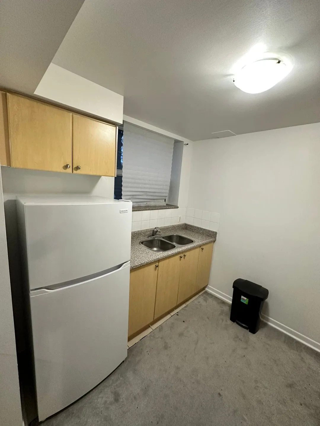 A whole unit - 1 Bedroom image indicator(9)