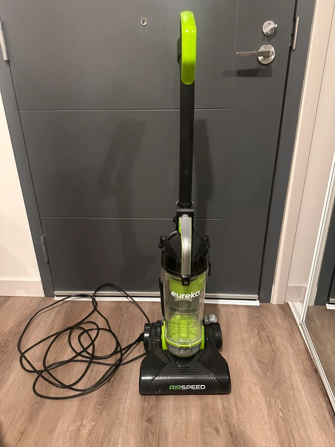 Eureka Airspeed Vacuum image indicator(2)