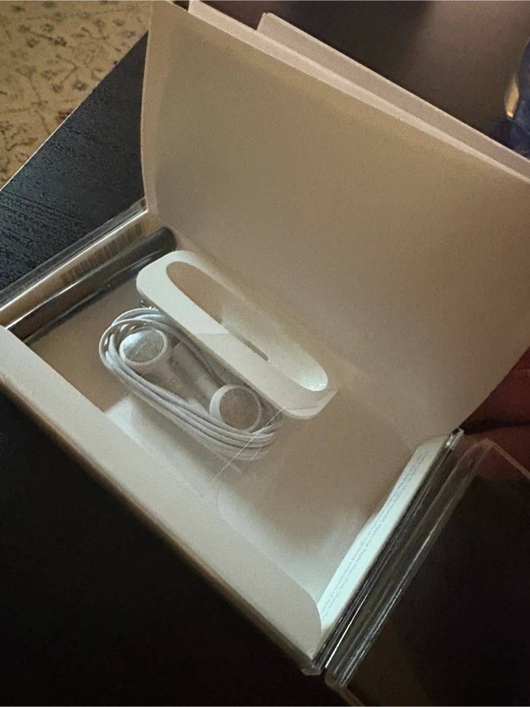 Apple iPod Touch 2nd gen 16gb - Silver image indicator(3)