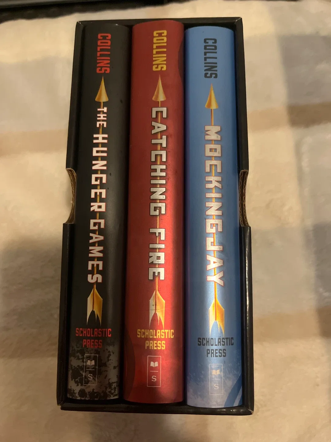 The Hunger Games Trilogy by Suzanne Collins image indicator(2)