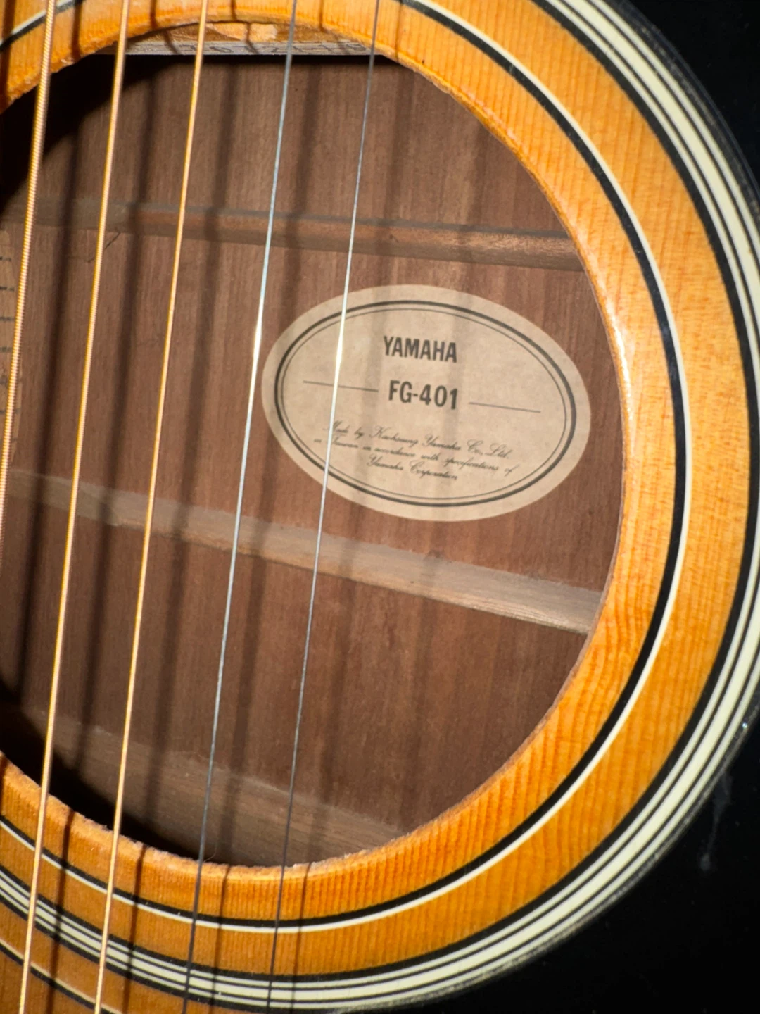 Yamaha FG-401 Acoustic Guitar - photo 3