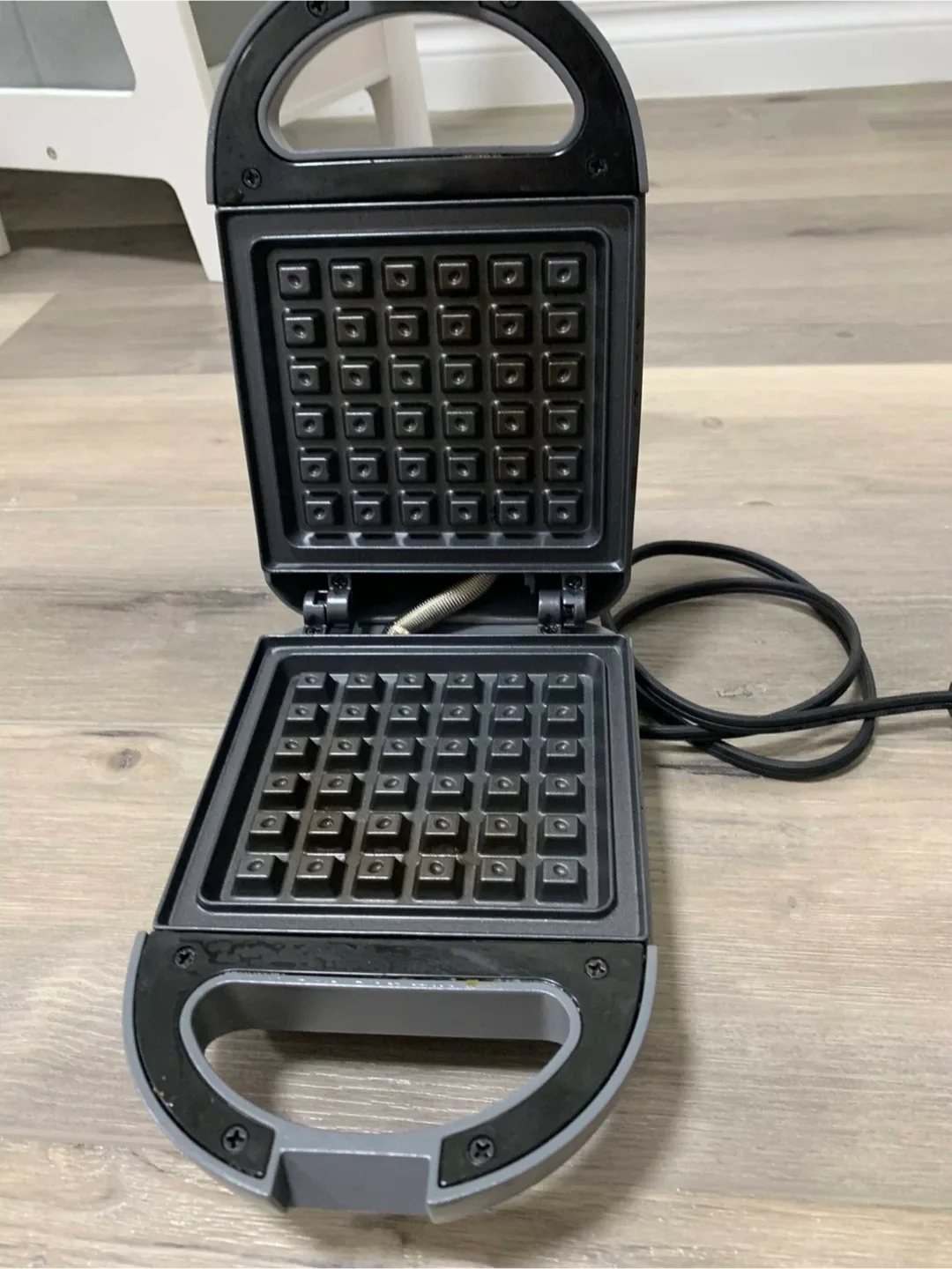 Bezia Mini Waffle Maker