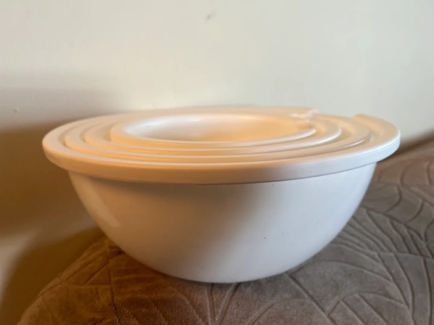 Brand New-White Nesting Mixing Bowls - Set of 4 image indicator(2)