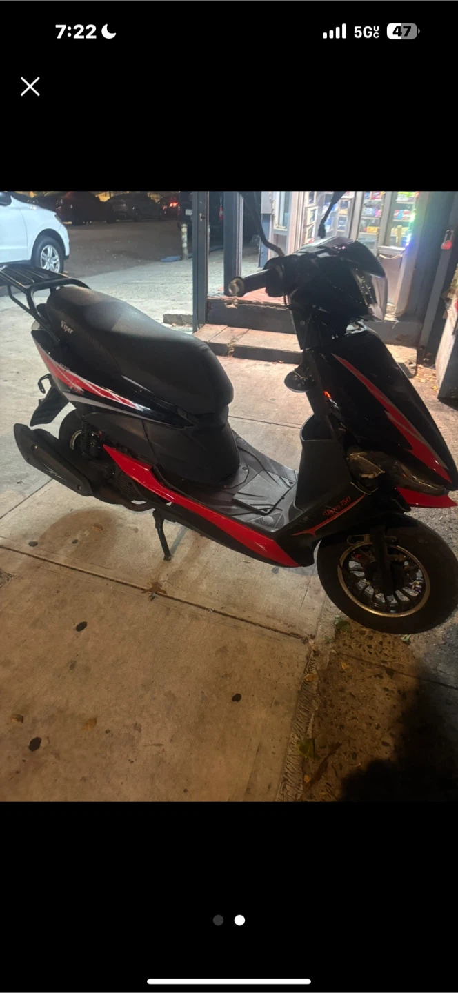 Black Viper Scooter only front panel alittle broken could be fix - photo 2