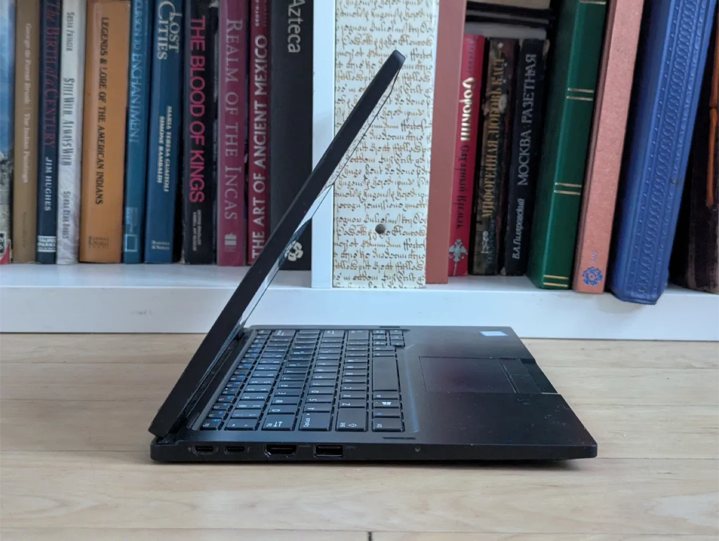 Dell Latitude 7320 2-in-1 Laptop | core i7 image indicator(3)