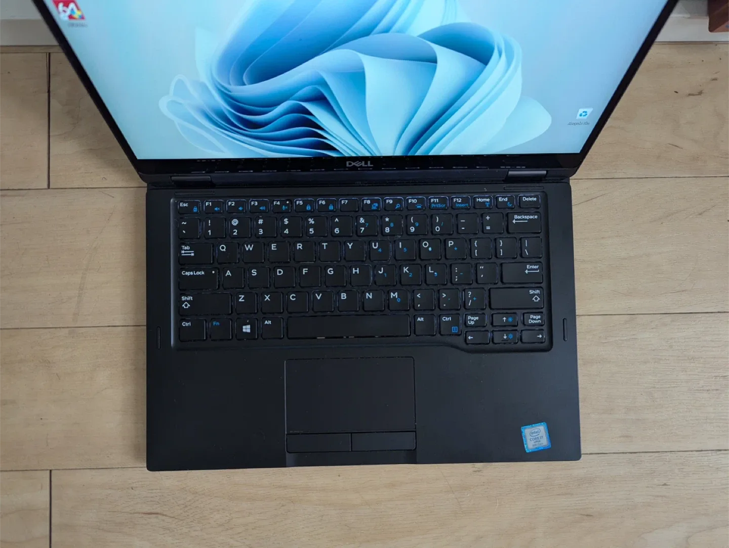 Dell Latitude 7320 2-in-1 Laptop | core i7 image indicator(2)