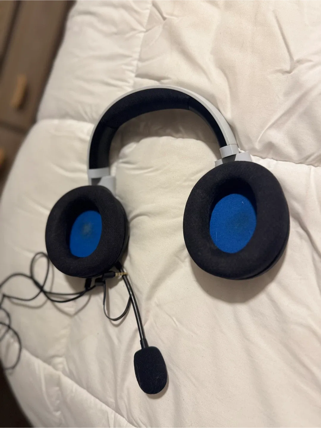 Razer Kaira X Wired Gaming Headset - White/Black image indicator(4)