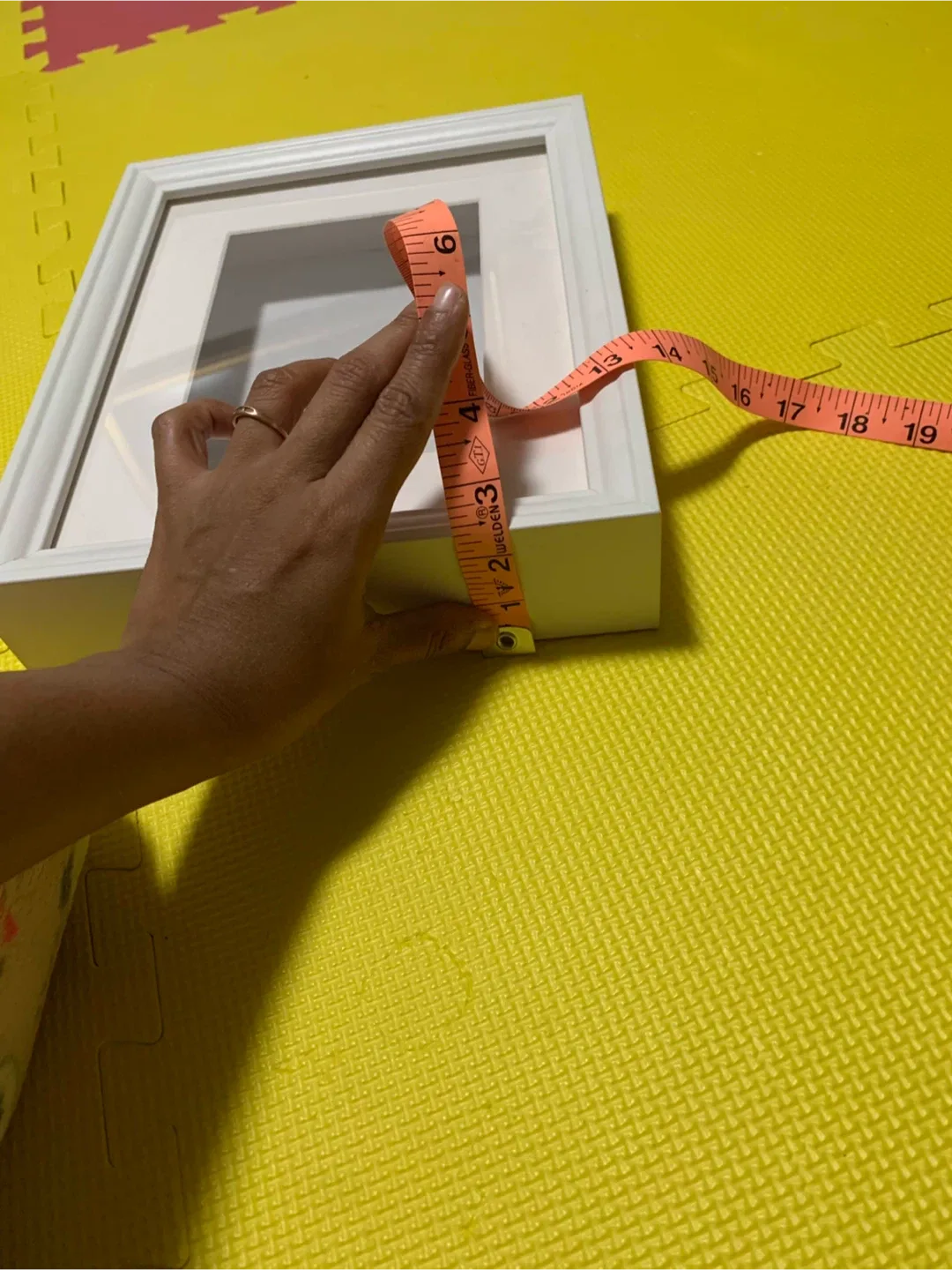 White shadow box image indicator(5)