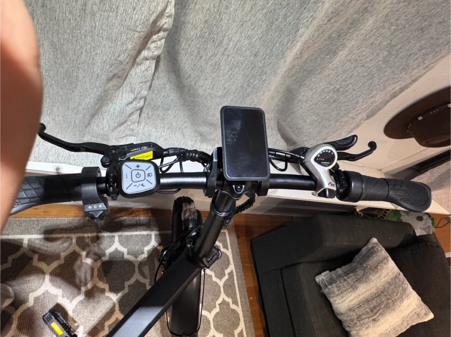 Vitilan V3 Electric Bike - Like New! image indicator(4)