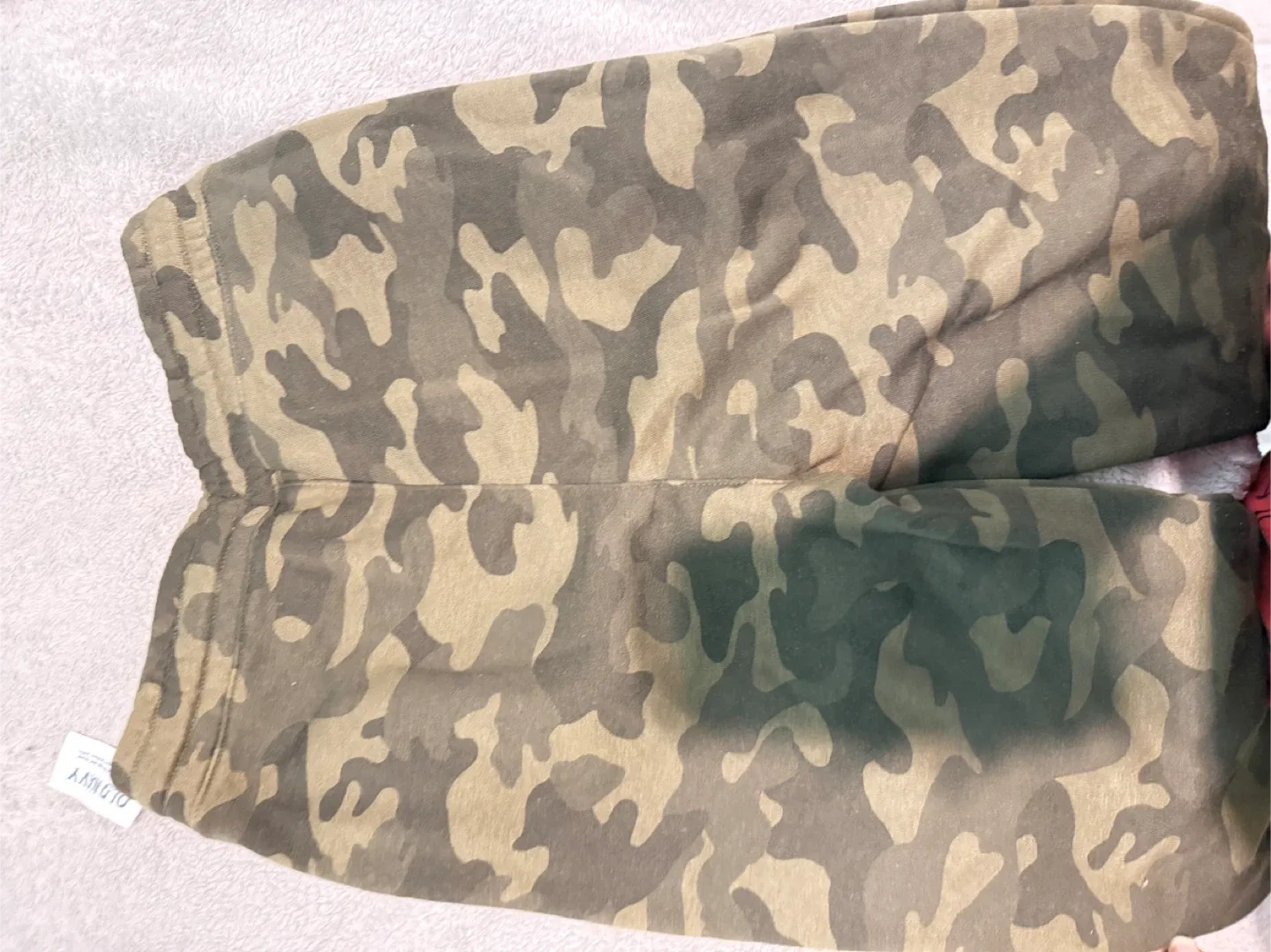 Old Navy Camo Joggers - Size L (10-12) image indicator(3)