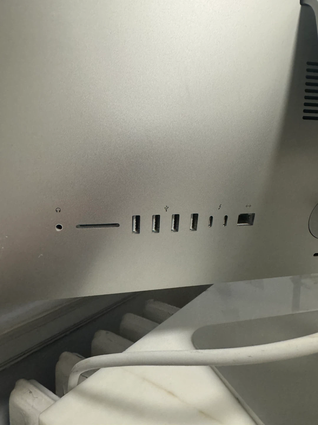 Apple 21.5 inch iMac 2020 - photo 2