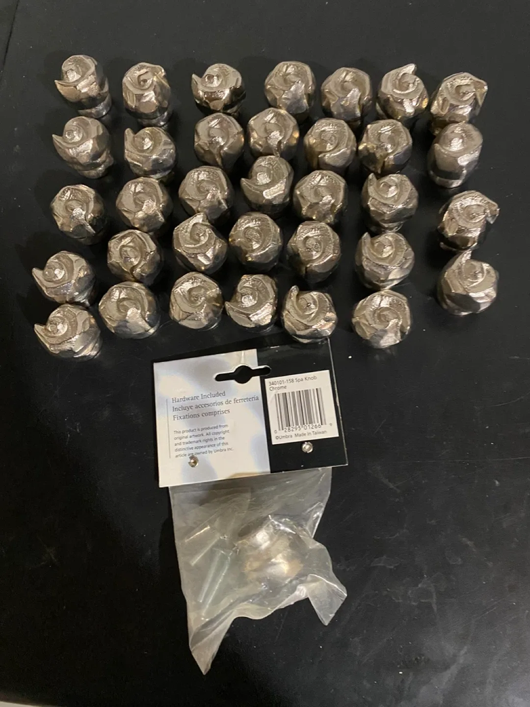 Umbra SPA Drawer Knobs, Chrome Finish, 32 pcs