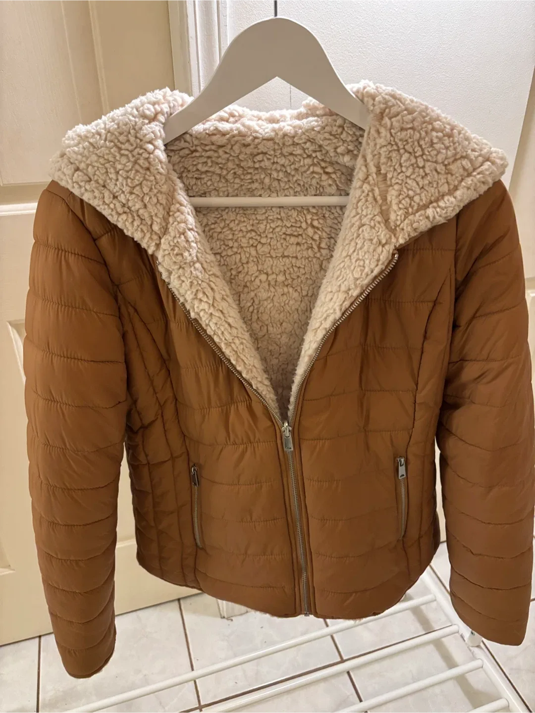 🧥 ✨ Women’s Caramel Fleece-Lined Jacket - Super Cozy! ✨ ❄️ image indicator(5)