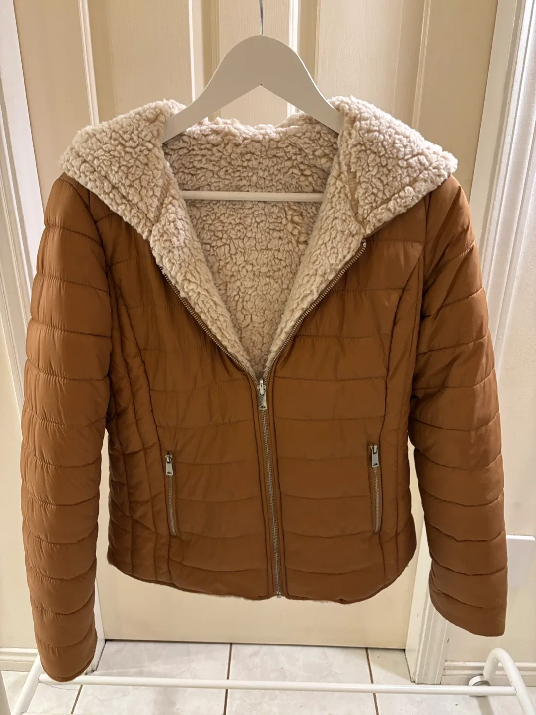 🧥 ✨ Women’s Caramel Fleece-Lined Jacket - Super Cozy! ✨ ❄️