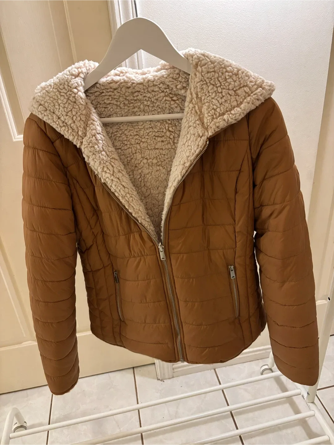 🧥 ✨ Women’s Caramel Fleece-Lined Jacket - Super Cozy! ✨ ❄️ image indicator(9)