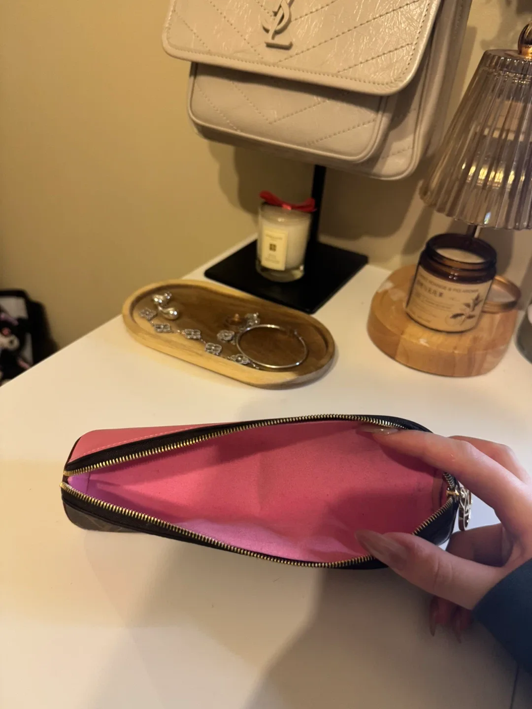 LOUIS VUITTON LIM. ED. SHANGAI PENCIL POUCH BN image indicator(5)