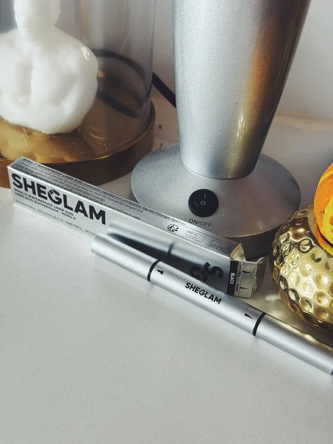 SHEGLAM 2-in-1 Liquid Eyeliner with Stamp image indicator(2)