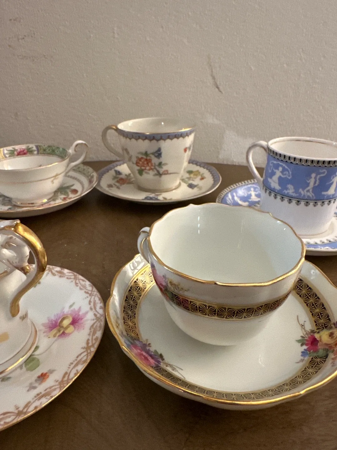 Vintage Tea Cups and Saucers - Set of 7 image indicator(5)
