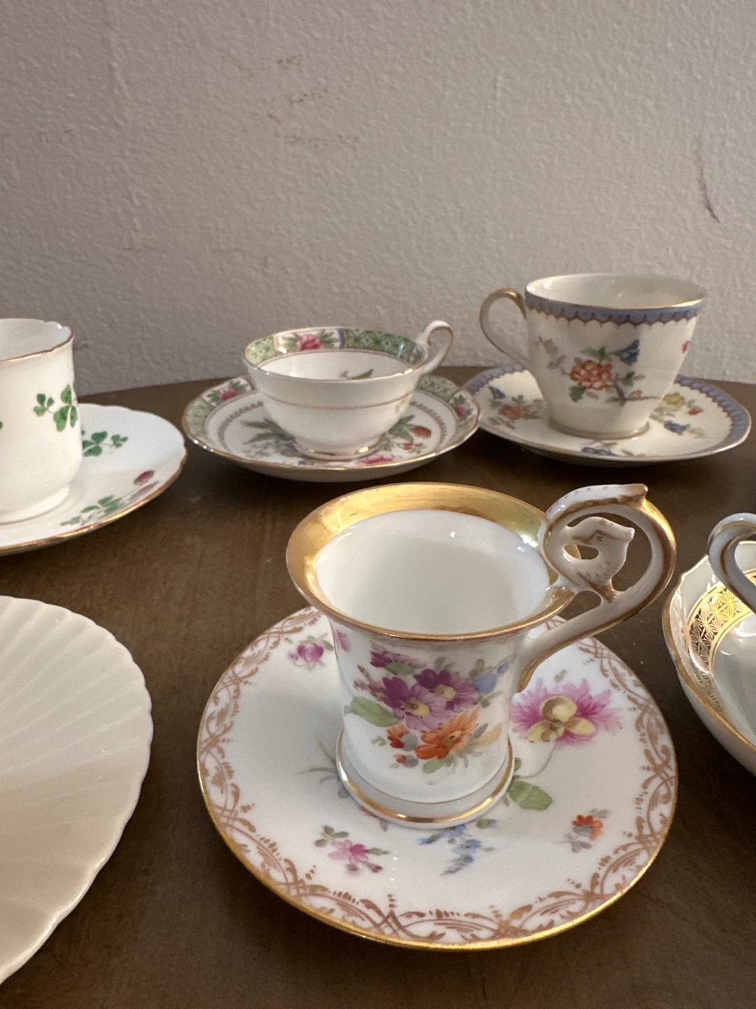 Vintage Tea Cups and Saucers - Set of 7 - photo 4