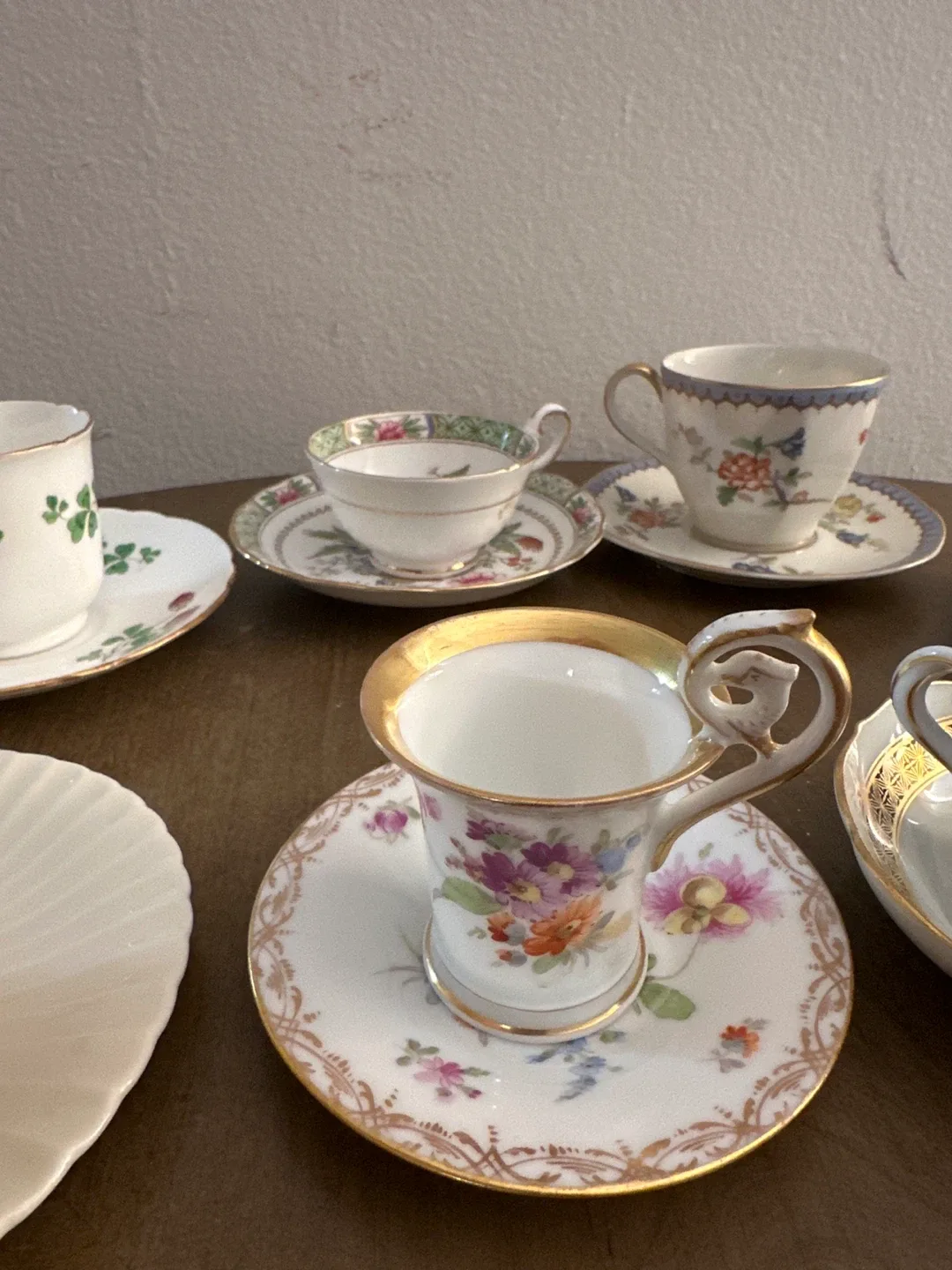 Vintage Tea Cups and Saucers - Set of 7 image indicator(4)