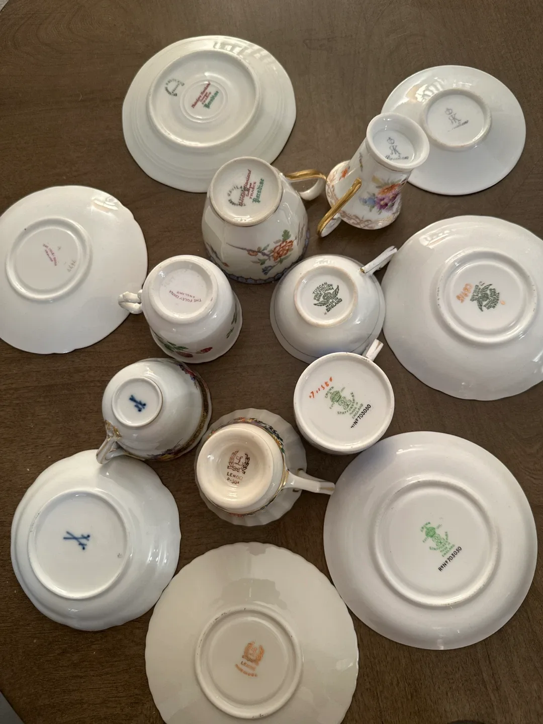 Vintage Tea Cups and Saucers - Set of 7 image indicator(10)