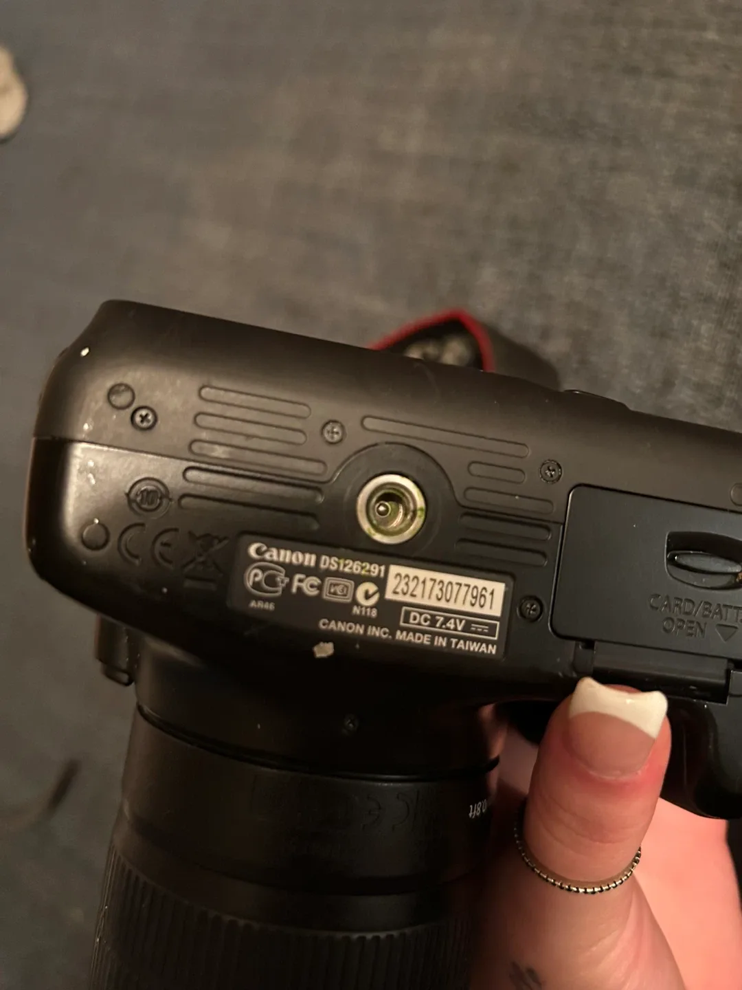 Canon EOS Rebel T5i DSLR Camera with 18-55mm Lens image indicator(5)