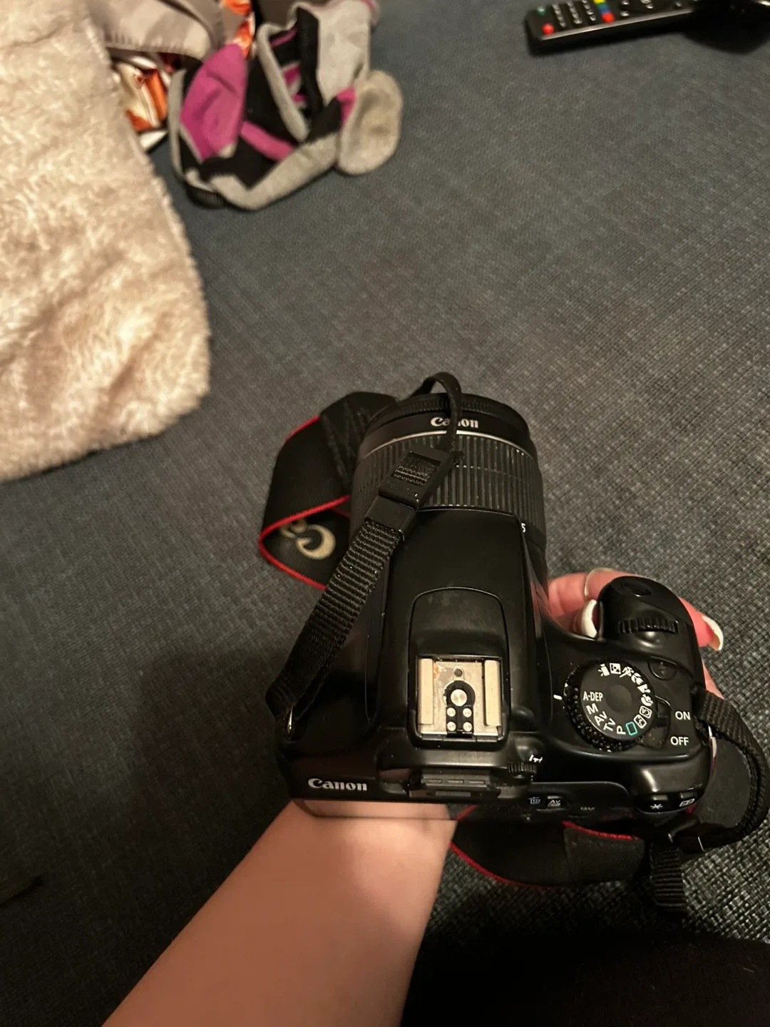 Canon EOS Rebel T5i DSLR Camera with 18-55mm Lens image indicator(3)