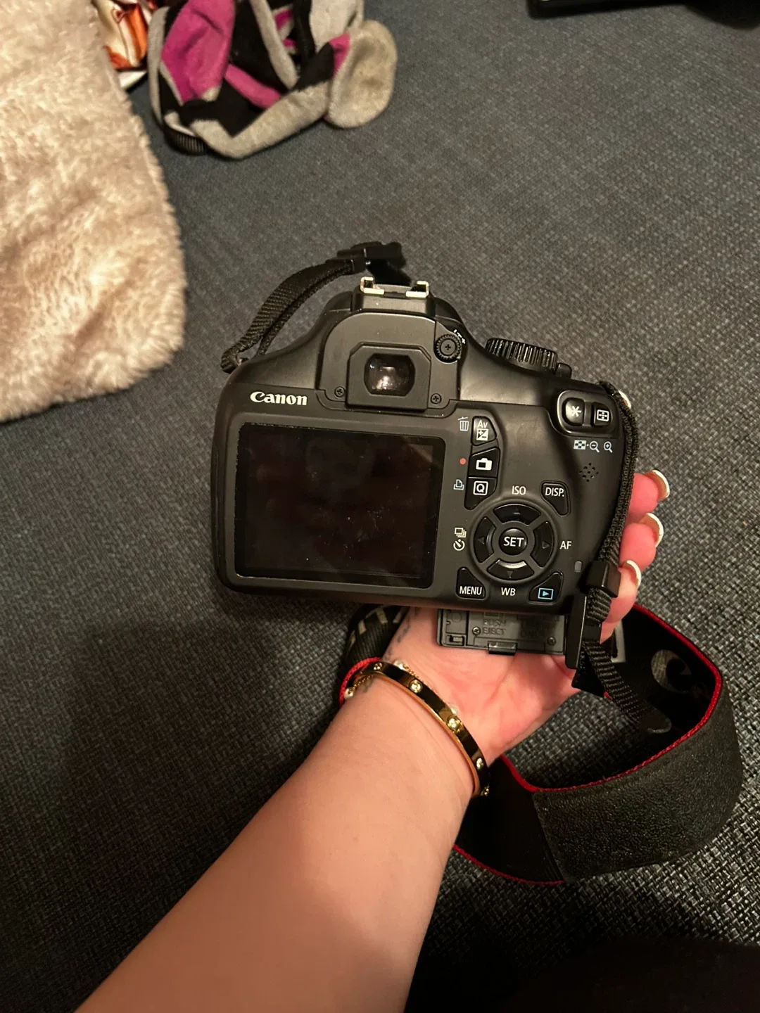 Canon EOS Rebel T5i DSLR Camera with 18-55mm Lens image indicator(2)